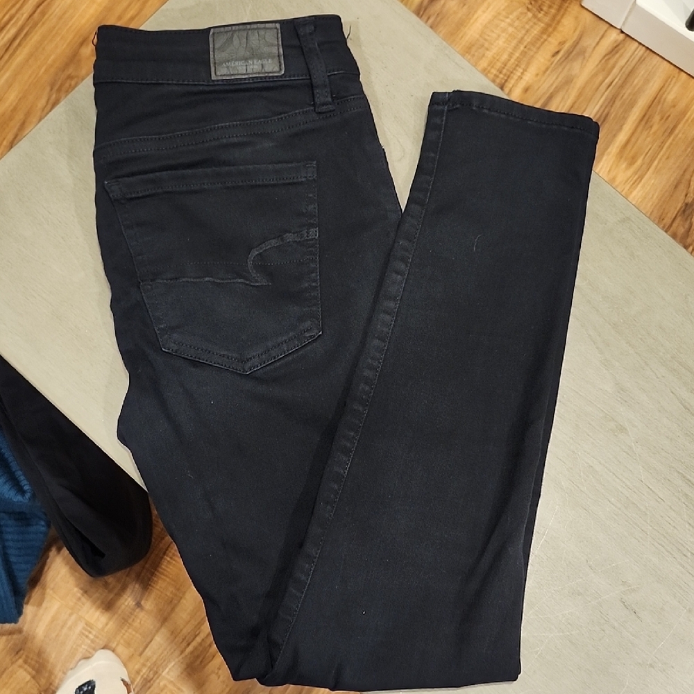 BNWOT AMERICAN EAGLE Size 8 Ladies Black Jegging Style Jeans